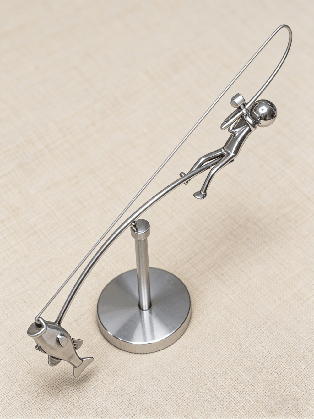 🎣 Designet skulptur af en fisker – Limited Edition