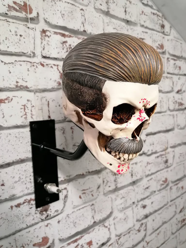 SkullRack – Holder til hjelm og jakke